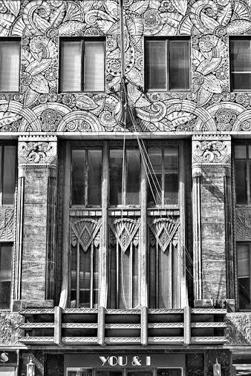Terracotta frieze above the Chanin Building storefronts